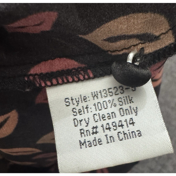 Johnny Was Amora Boxy Charmeuse Shirt Black Lips Print Silk Size XS(flaw) - Picture 9 of 10
